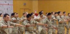 Video del giorno: la Haka (maldestra) del Principe Harry item-thumbnail