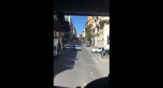 La spericolata scorta della polizia italiana all’autobus irlandese item-thumbnail