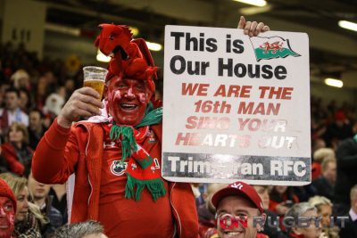 Il Galles allenta le restrizioni, via libera al pubblico allo stadio