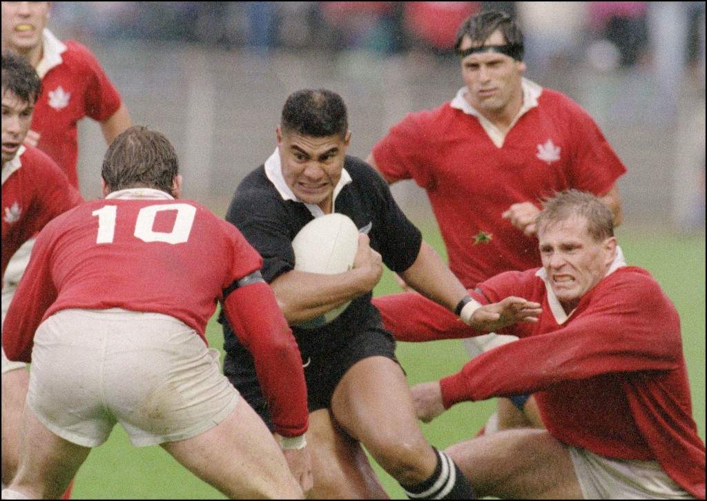 Varaiga Tuigamala durante la sfida con il Canada nel 1991 - AFP