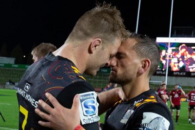 Aaron Cruden Sam Cane pohiri