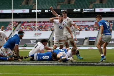 Sei Nazioni: il momento in cui Jack Willis ha segnato la sua meta contro l'Italia. Poi il grave infortunio (Photo by Adrian DENNIS / AFP)