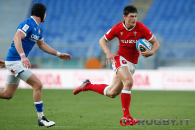 Il dietro le quinte della battaglia per accaparrarsi i giovani talenti