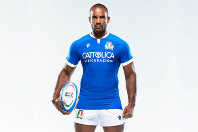 In seguito al vergognoso episodio degli insulti razzisti a Koulibaly il terza linea azzurro Maxime Mbandà lancia un forte messaggio.