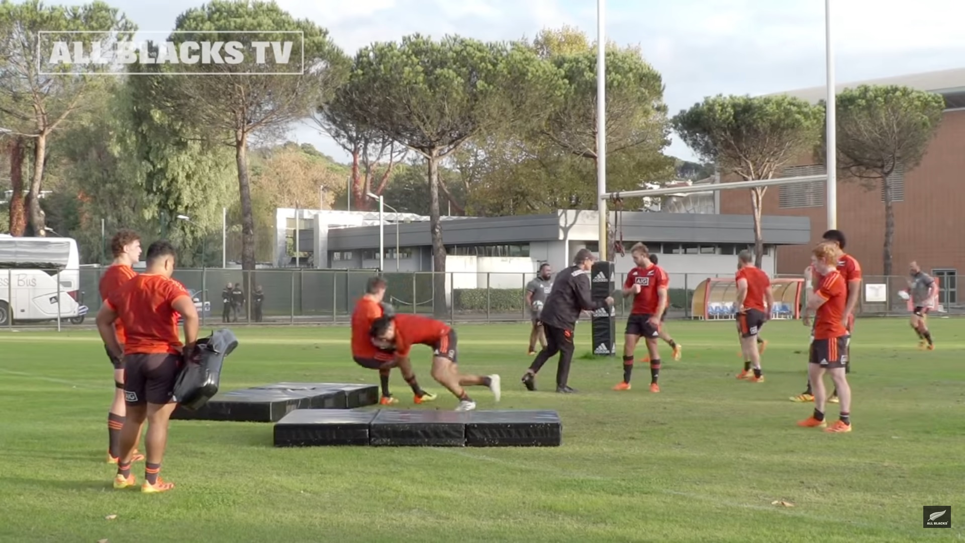 Come si allenano gli All Blacks? Ecco 10 minuti di traning fatto a Roma