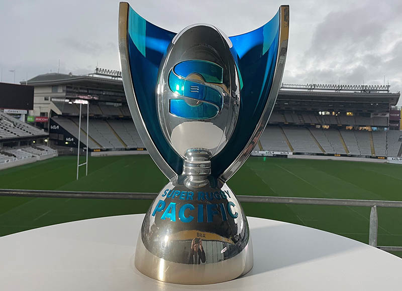 Rugby: fermiamo i designer dei nuovi trofei