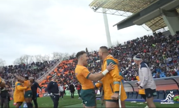 Video: il finale di Argentina-Australia visto dalla panchina, e Quade Cooper esulta in stampelle!