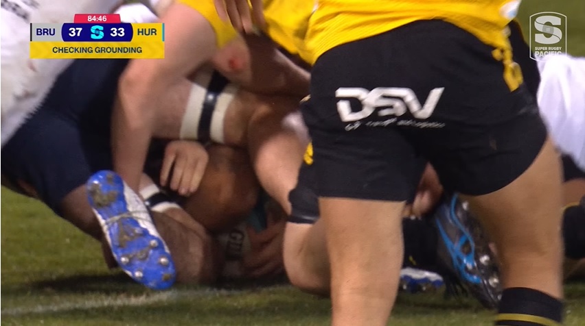 Video: È meta o no? Il finale thriller (tra le polemiche) di Brumbies-Hurricanes