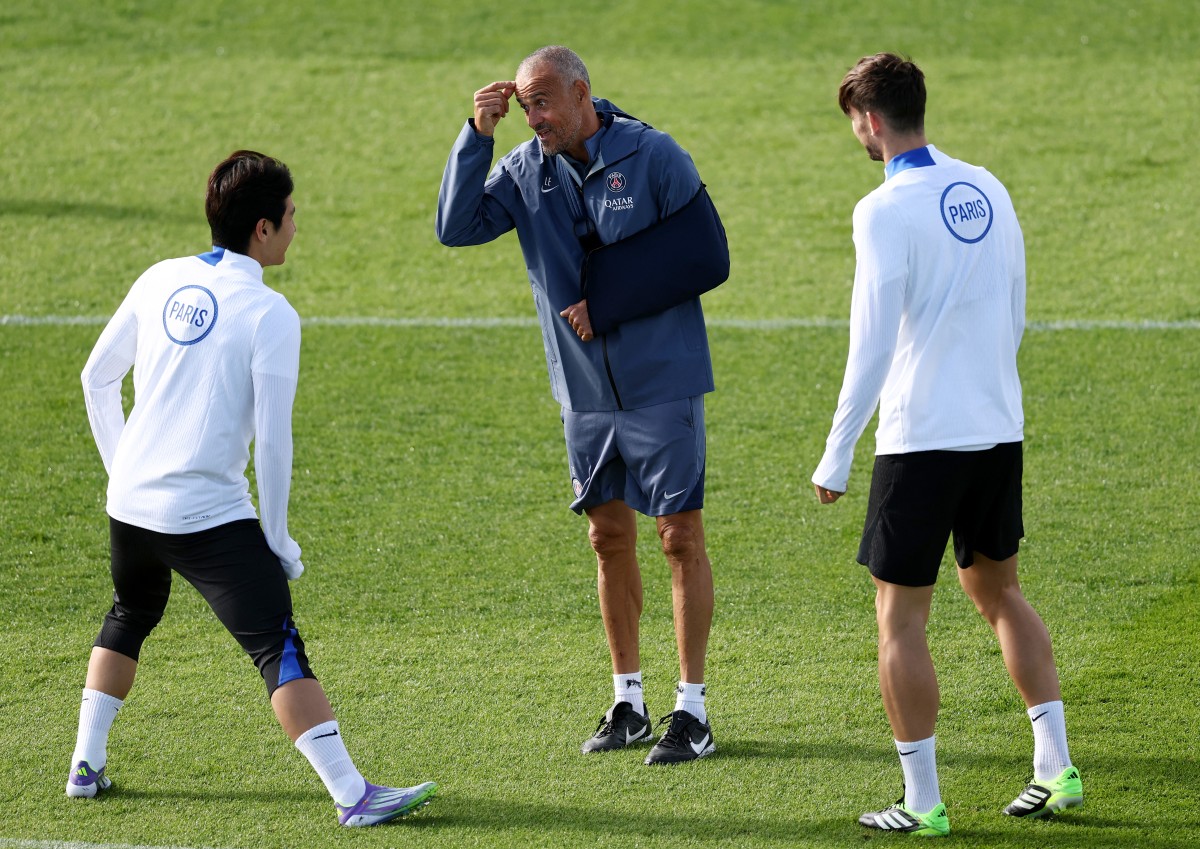 L'allenatore del PSG Luis Enrique: "Alleno anch'io dalla tribuna come nel rugby, vedo molte più cose"